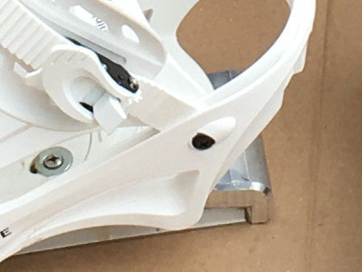 Heel-edge component of an iSkibike foot ski providing braking power